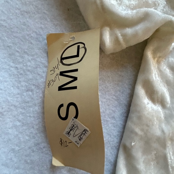 Body Basics Dance Crop Top - Picture 3 of 5